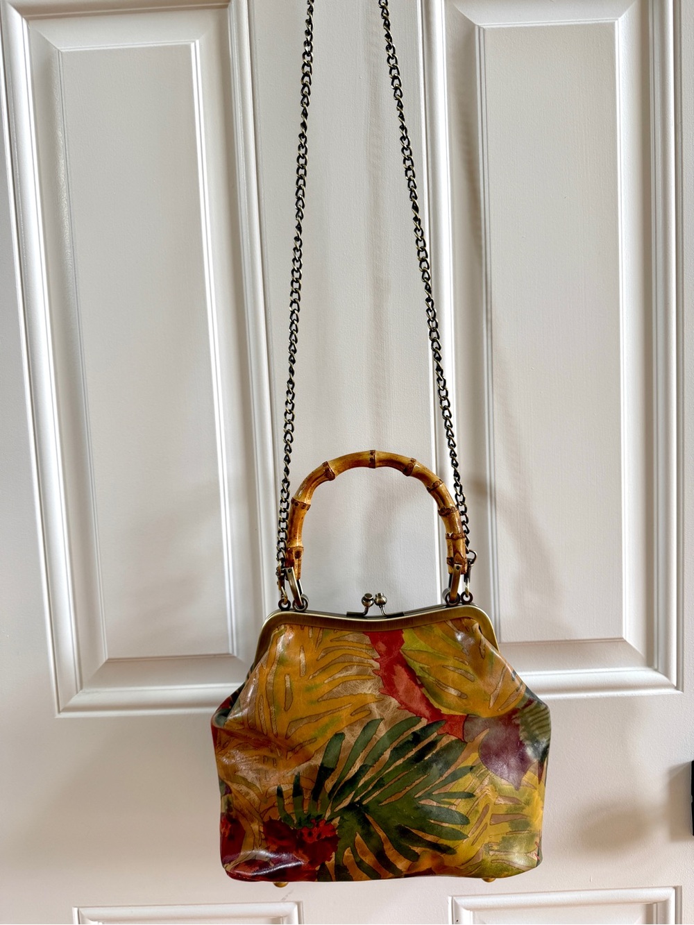 Patricia Nash Multicolor Tropical Leaf-Print Bamboo Handle Clutch - Picture 3 of 6